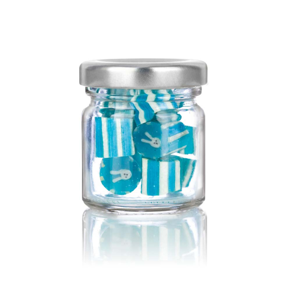 Blaues Bonbon mit grauem Osterhasenmotiv